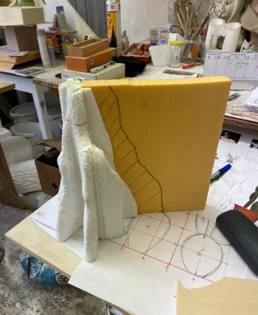 Anthropos : Tisíc tváří Amazonie, maketa typického amazonského stromu Ceiba